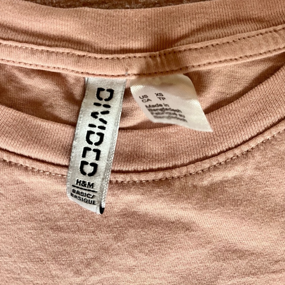 H&M Tee - Picture 2 of 2